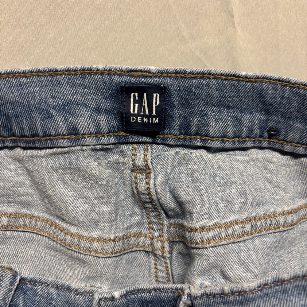 GAP Frayed Hem Blue Jean Shorts - Picture 5 of 8